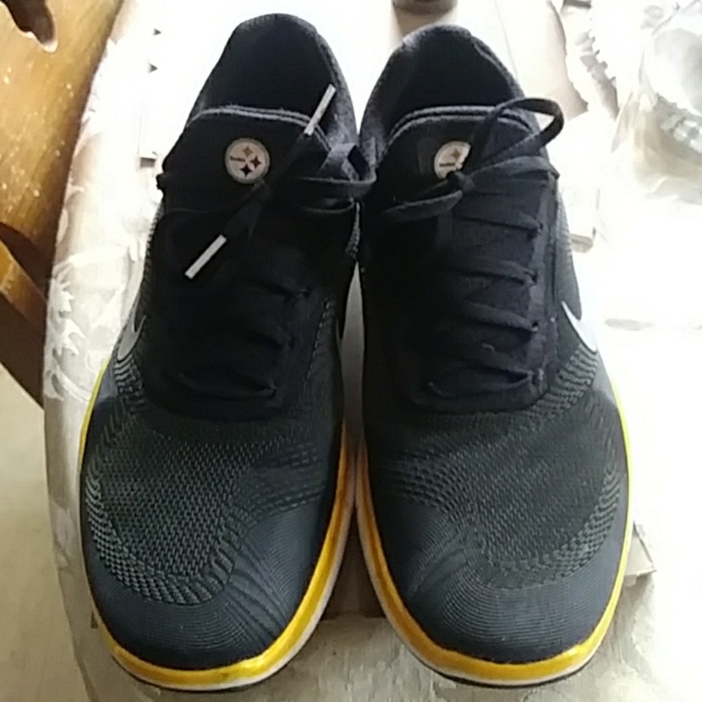 Nike Pittsburgh steelers shoes size10.5